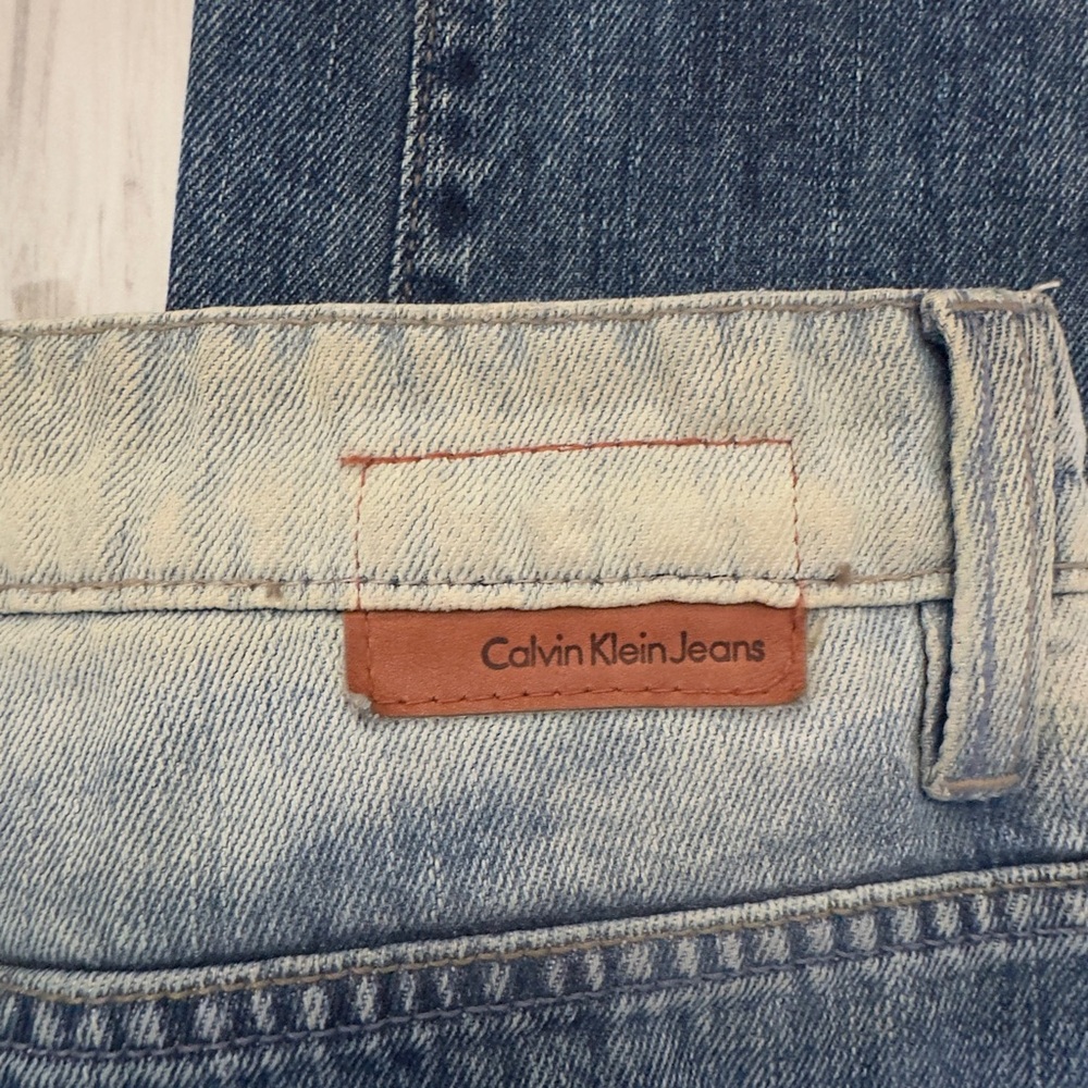 Calvin Klein Jeans Men’s Distressed Blue Denim Jeans - Picture 3 of 5